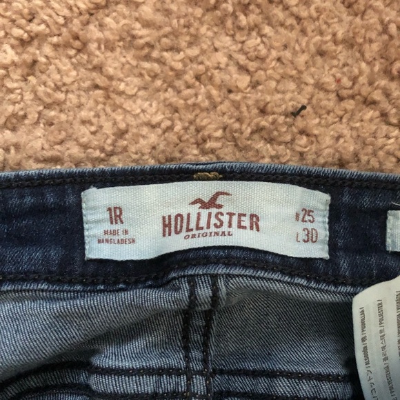 Hollister Ripped Skinny Jeans - Picture 2 of 9